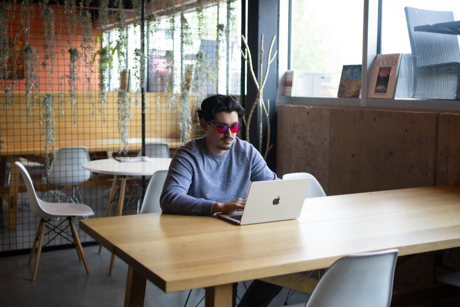 red lens blue light glasses